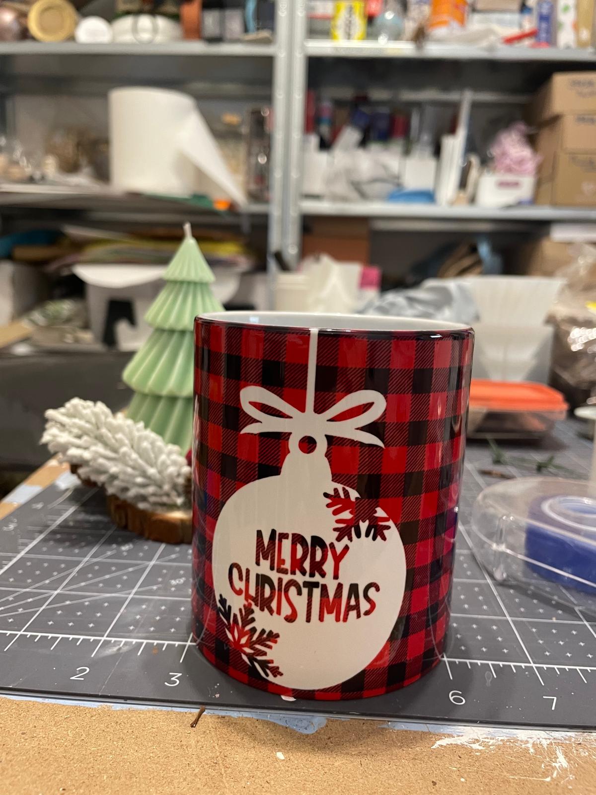 Customizable colored Christmas mug