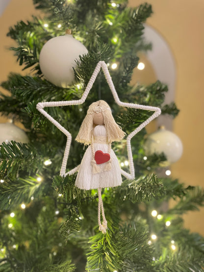 Macramé doll with star