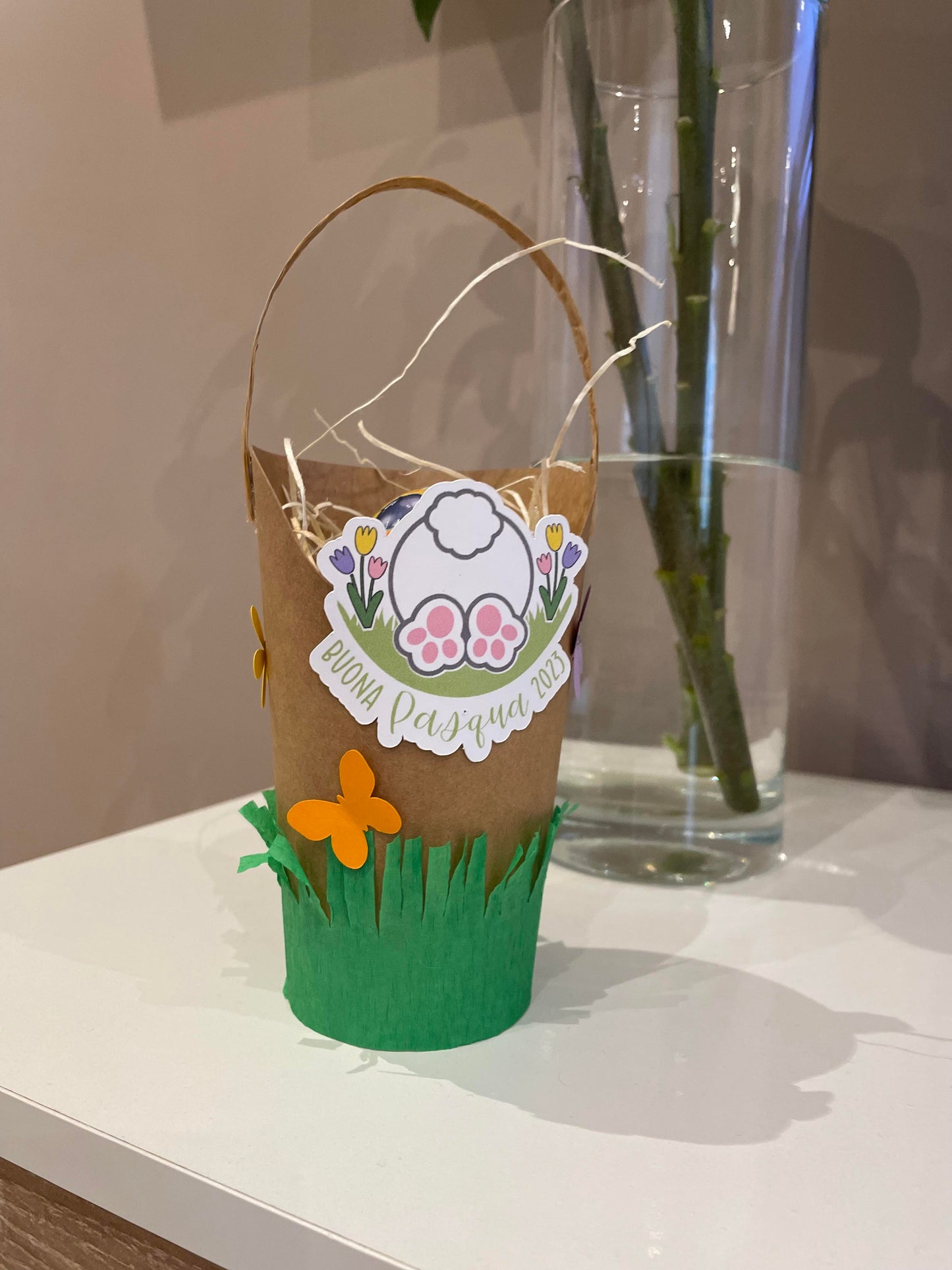 Egg holder basket