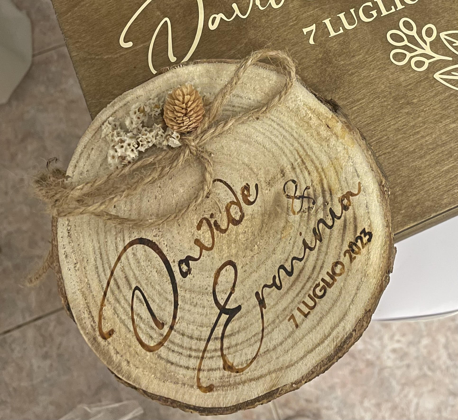 Portafedi in legno rustico